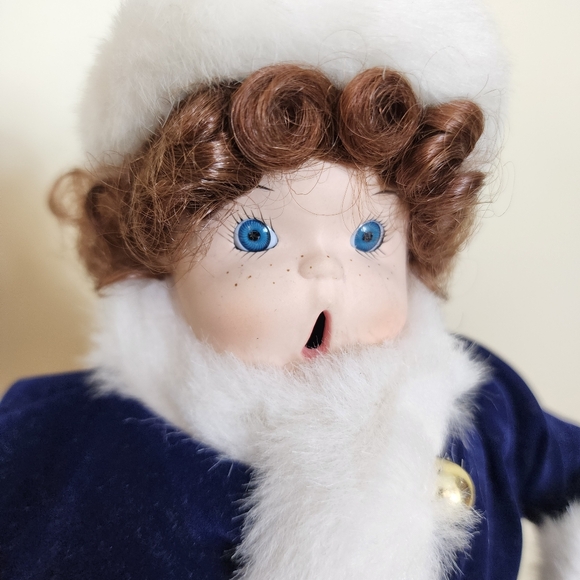 Blue Velvet Velour Plaid Boy and Girl Christmas Carolers Set Christmas Decor - Picture 13 of 14